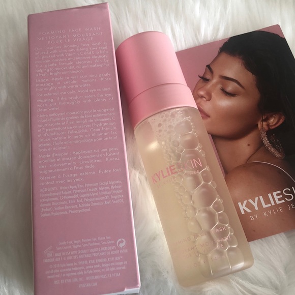 Kylieskin foaming face wash NIB - Picture 3 of 3